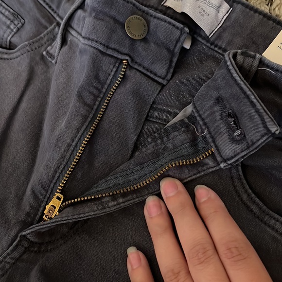 Universal Thread Jeans - Picture 12 of 16